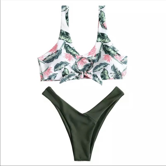 Super Cute Tropical Floral Leaf Bikini 👙 - Picture 3 of 4